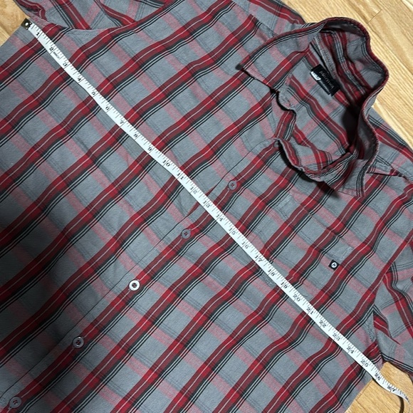 Marmot Red and Grey Plaid Casual Button Down Long Sleeve Button Down Shirt - Picture 10 of 10
